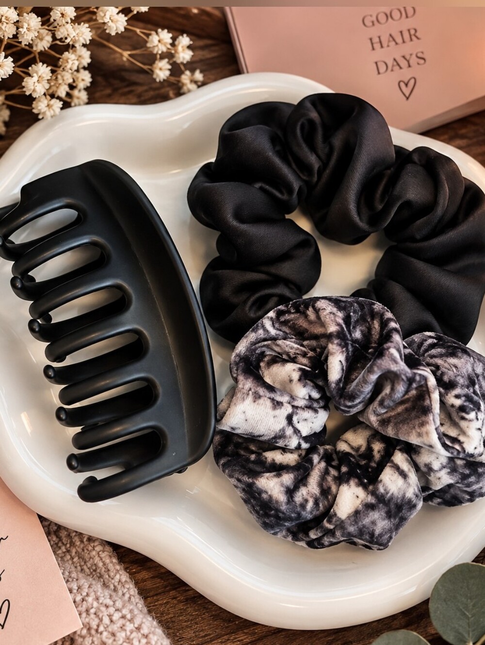 3-Piece Black Hair Accessory Set – Large HairClaw Clip & 2 Scrunchies New